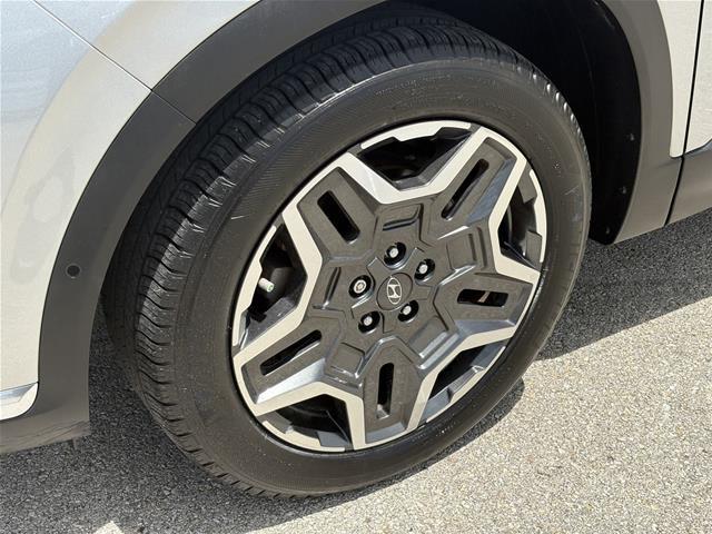 2023 Hyundai Santa Fe - $26,000