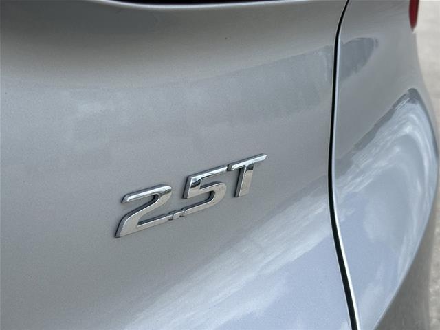 2023 Hyundai Santa Fe - $26,000