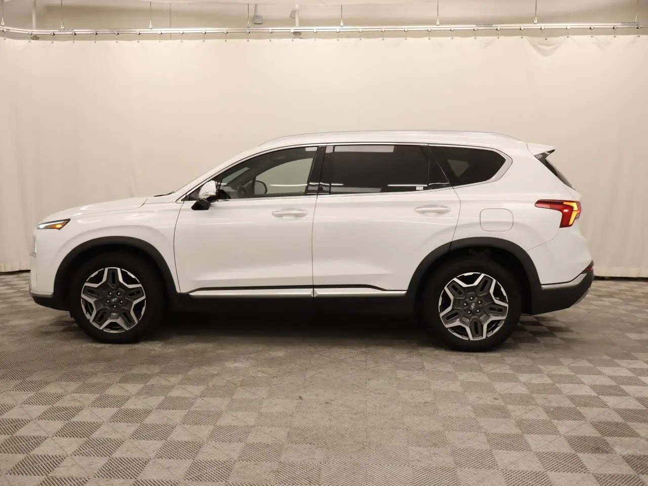 2023 Hyundai Santa Fe - $20,221