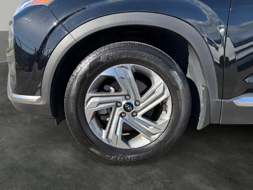 2021 Hyundai Santa Fe - $18,299