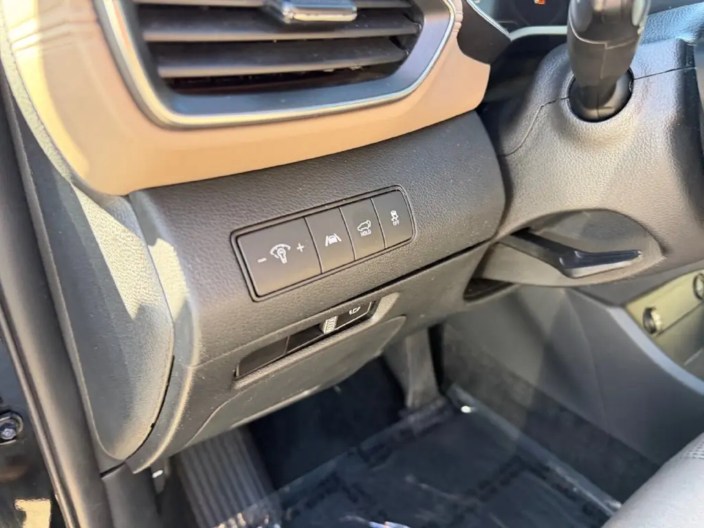 2021 Hyundai Santa Fe - $18,299