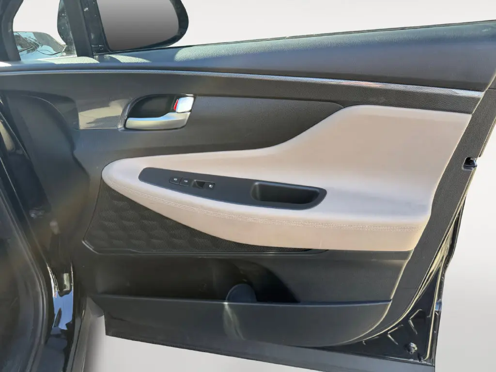 2021 Hyundai Santa Fe - $18,299