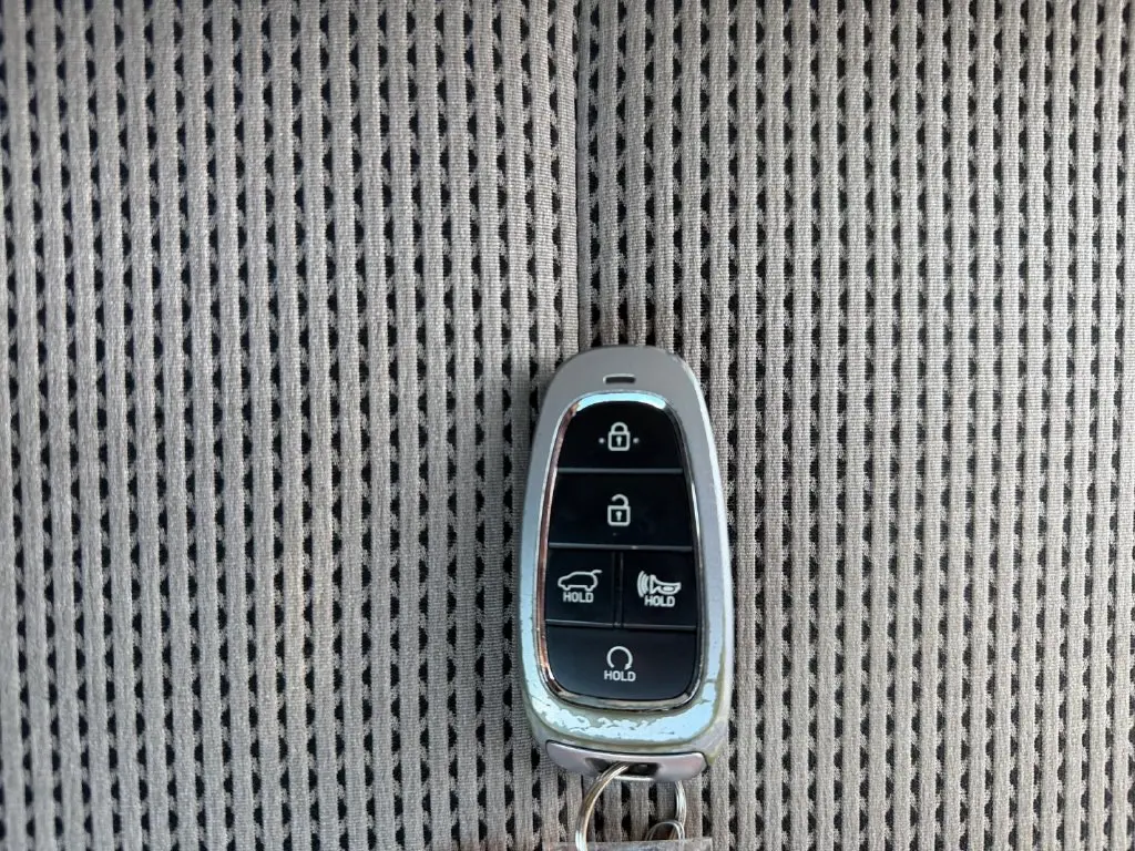 2021 Hyundai Santa Fe - $18,299