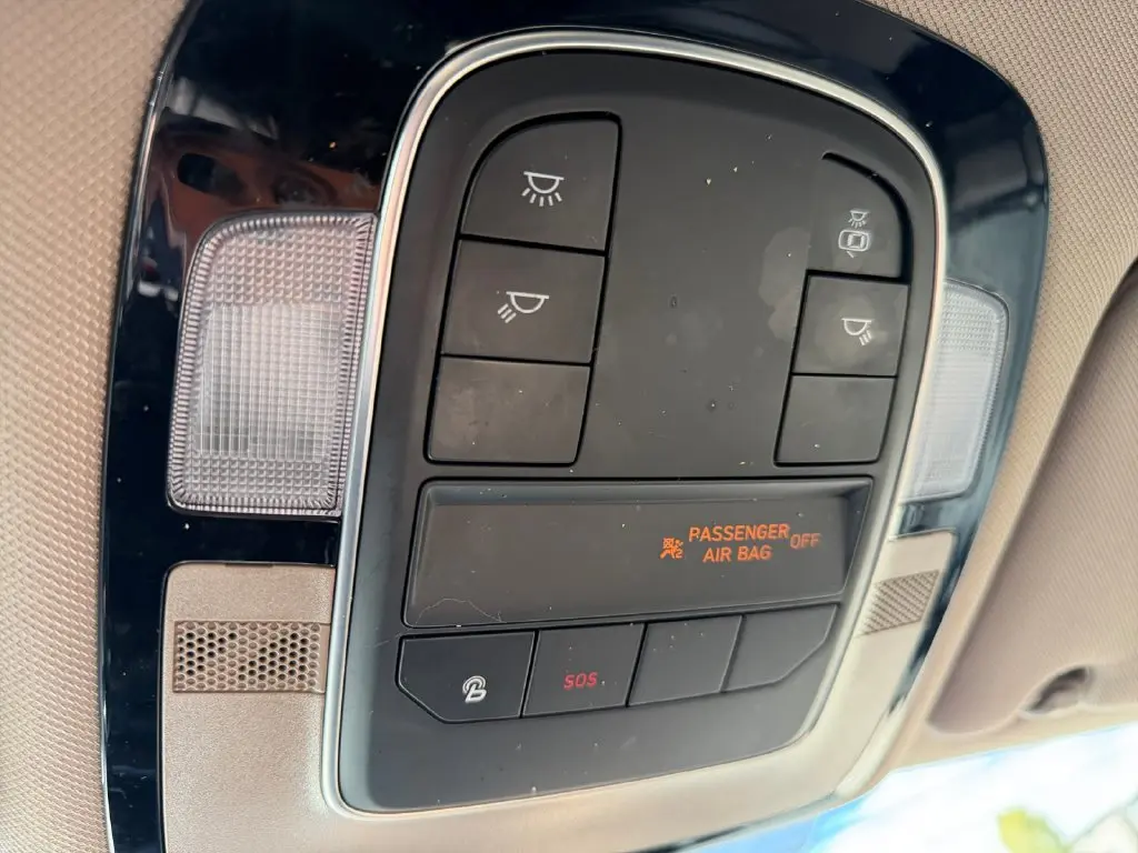 2021 Hyundai Santa Fe - $18,299