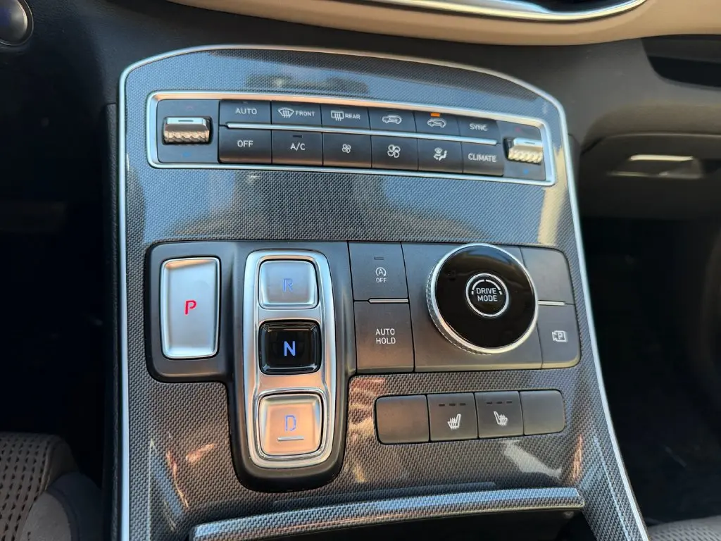 2021 Hyundai Santa Fe - $18,299