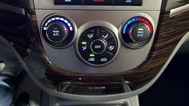 2010 Hyundai SANTA FE SE