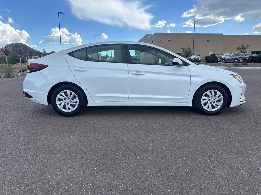 2019 Hyundai Elantra - $14,494