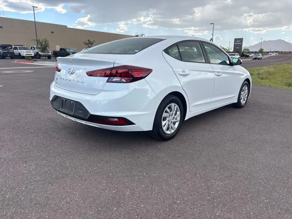 2019 Hyundai Elantra - $14,494