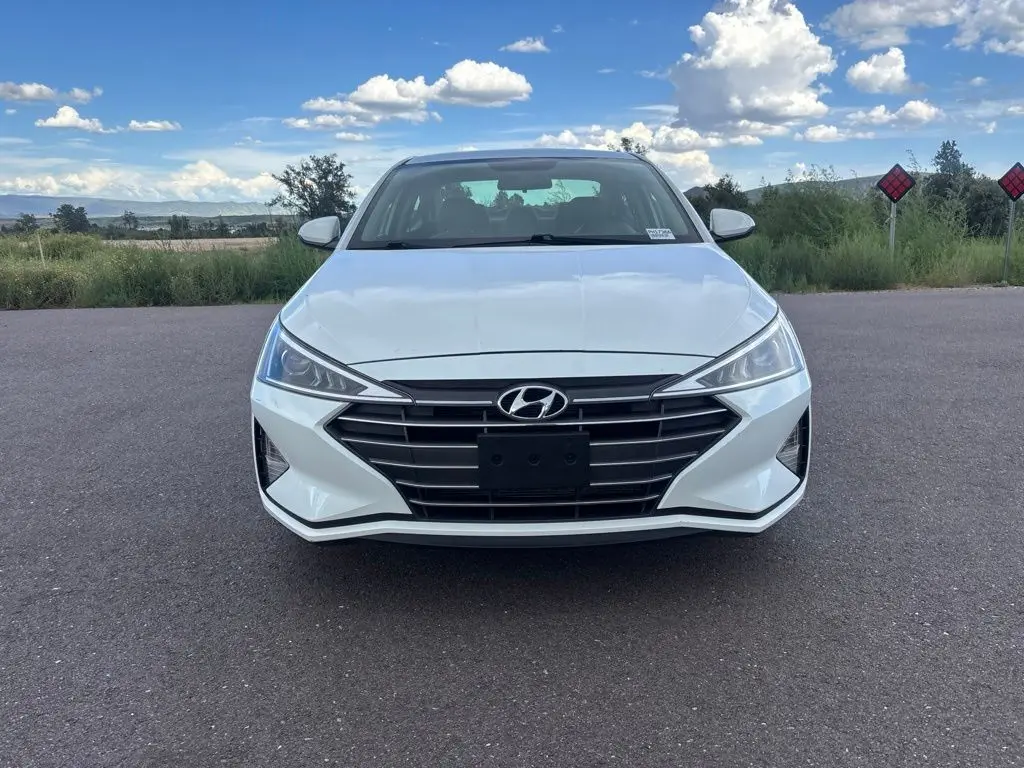 2019 Hyundai Elantra - $14,494
