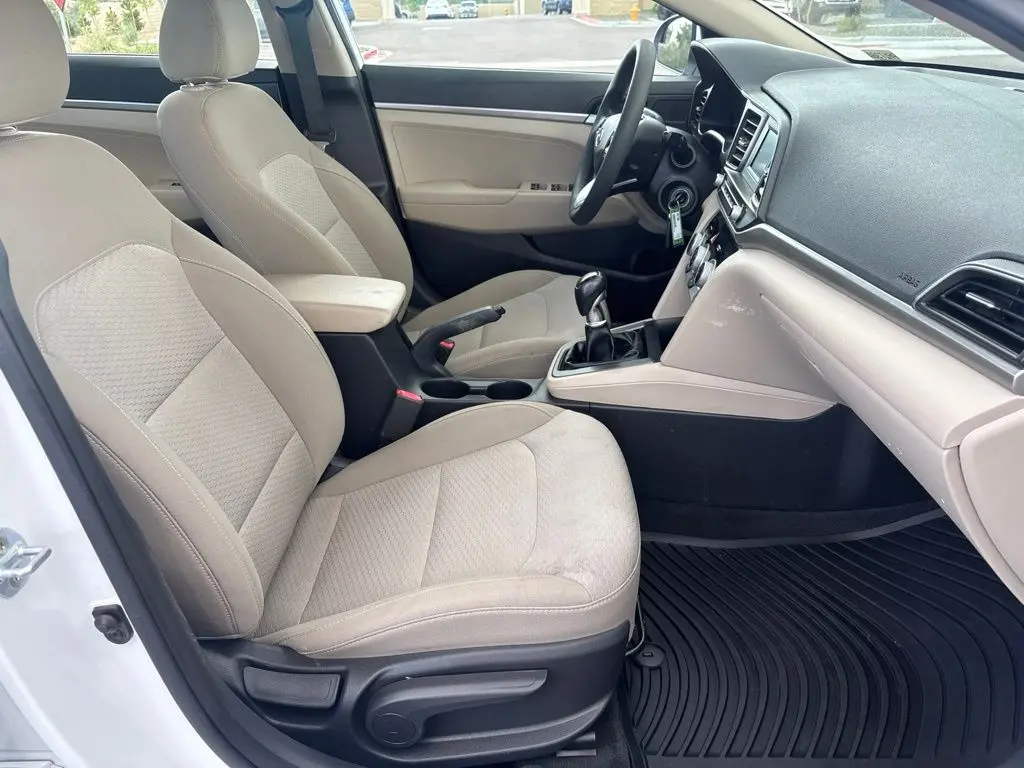 2019 Hyundai Elantra - $14,494