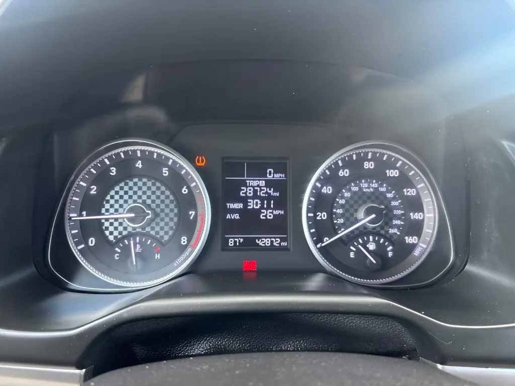 2019 Hyundai Elantra - $14,494