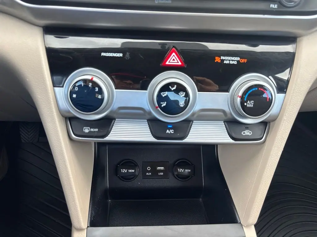 2019 Hyundai Elantra - $14,494