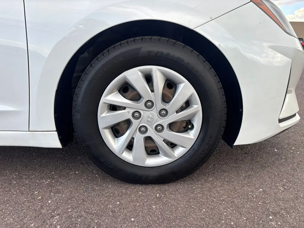 2019 Hyundai Elantra - $14,494