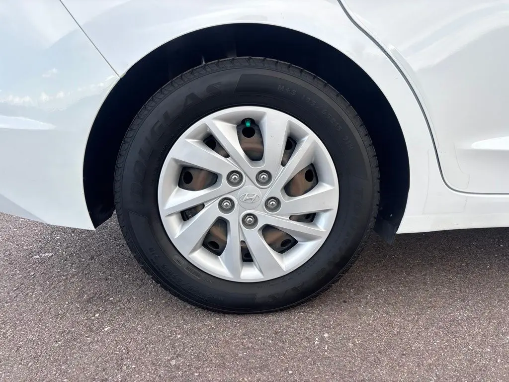 2019 Hyundai Elantra - $14,494