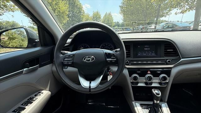 2019 Hyundai ELANTRA SE