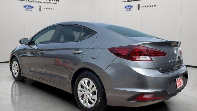 2019 Hyundai ELANTRA SE
