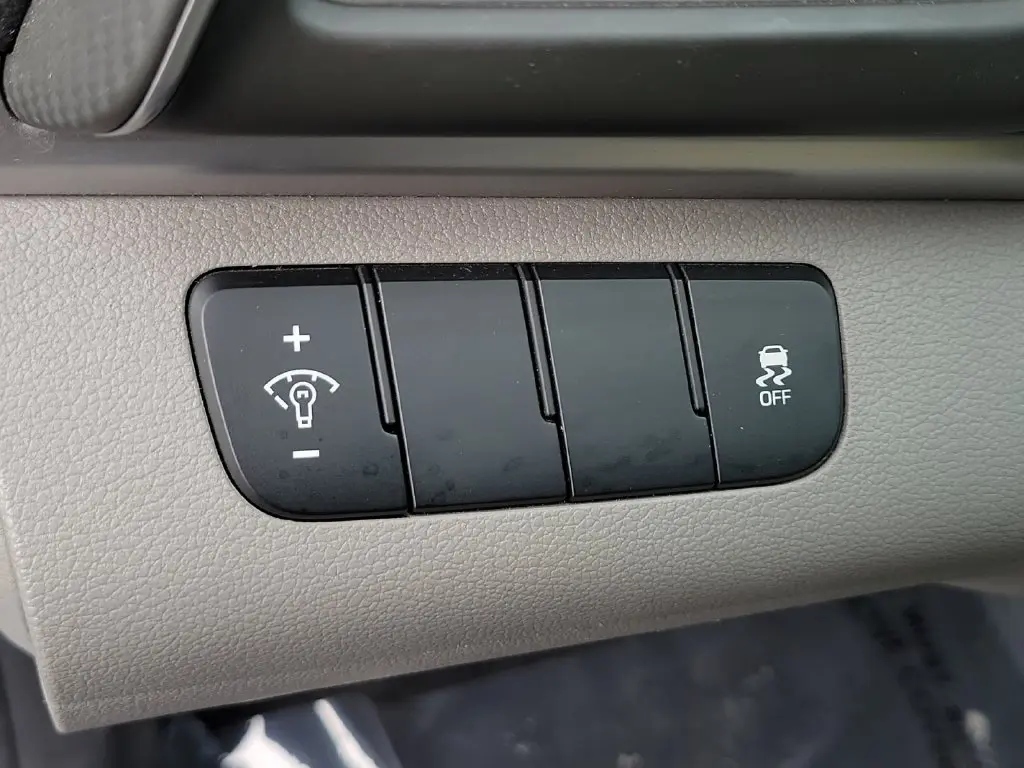 2019 Hyundai Elantra - $9,850