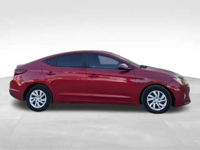 2020 Hyundai Elantra - $14,980