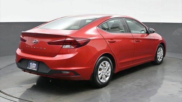 2019 Hyundai ELANTRA SE
