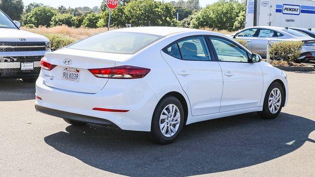 2018 Hyundai ELANTRA SE
