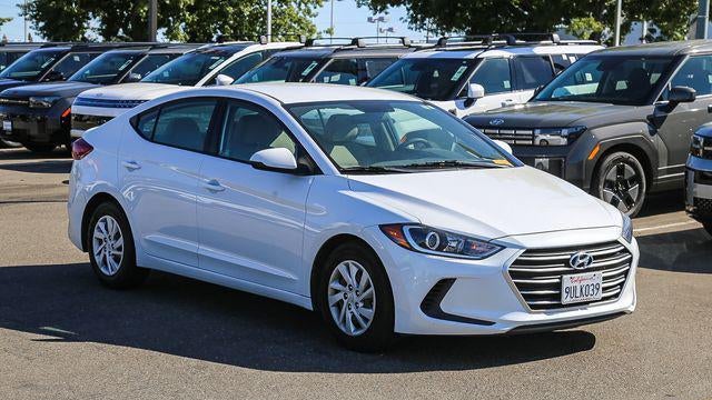 2018 Hyundai ELANTRA SE