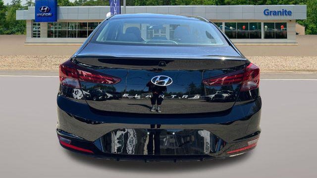 2020 Hyundai ELANTRA SE