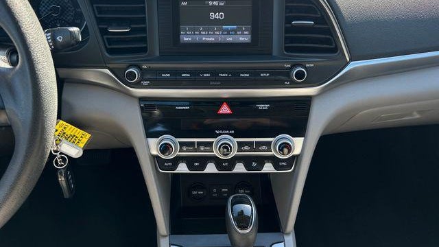 2020 Hyundai ELANTRA SE