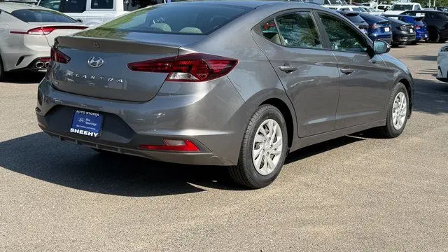 2019 Hyundai ELANTRA SE