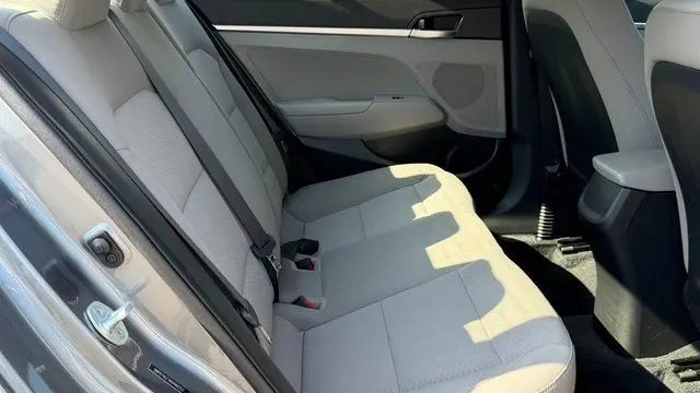 2019 Hyundai ELANTRA SE