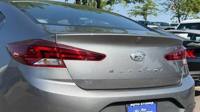 2019 Hyundai ELANTRA SE