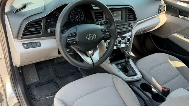 2019 Hyundai ELANTRA SE