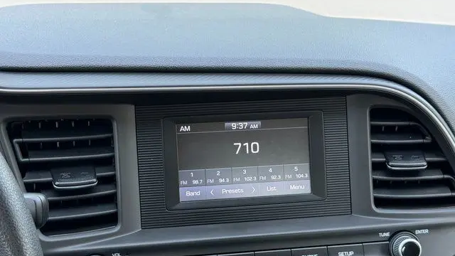 2019 Hyundai ELANTRA SE