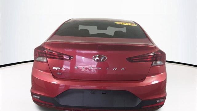 2019 Hyundai ELANTRA SE