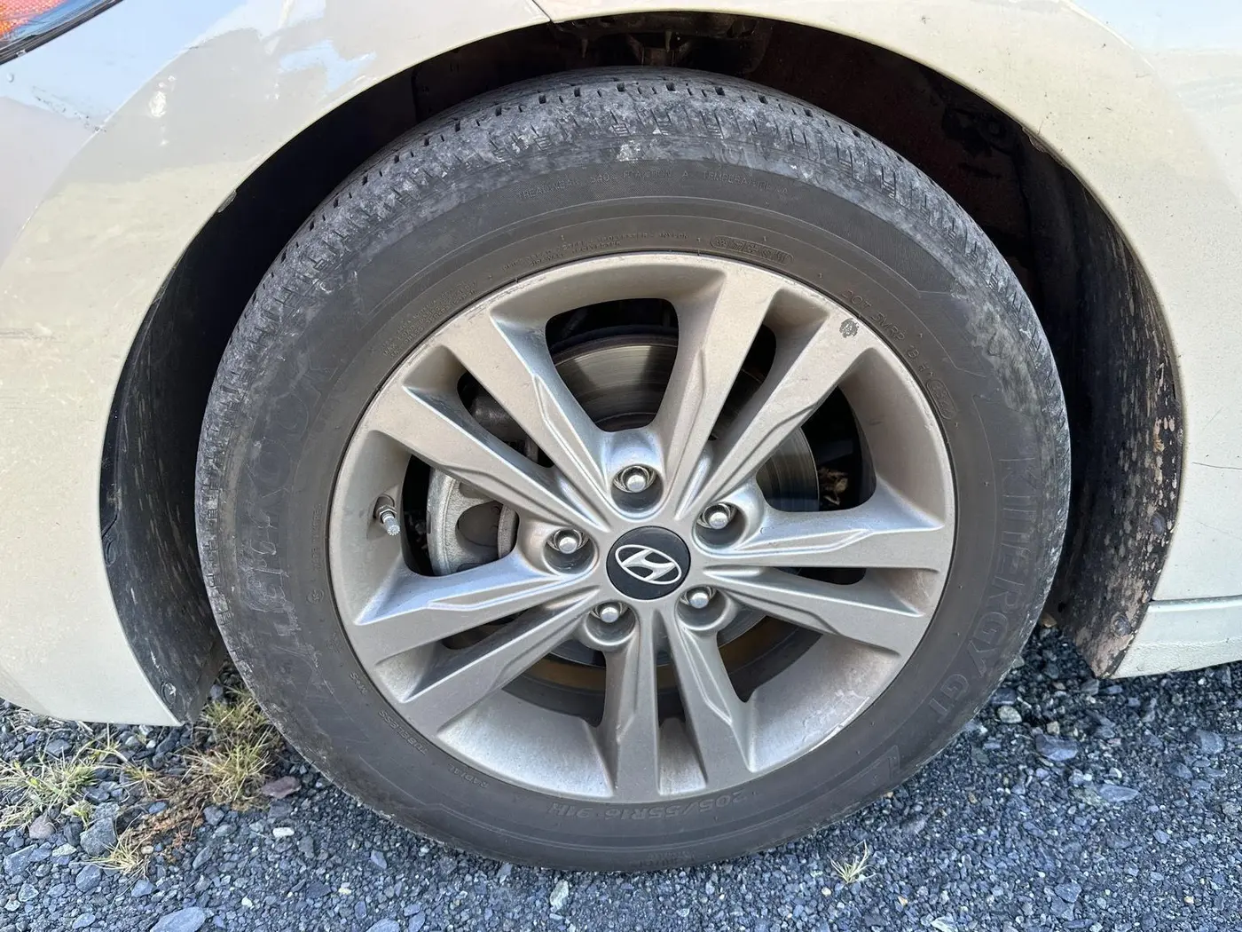 2017 Hyundai Elantra - $11,995