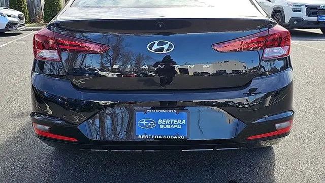 2019 Hyundai ELANTRA SE