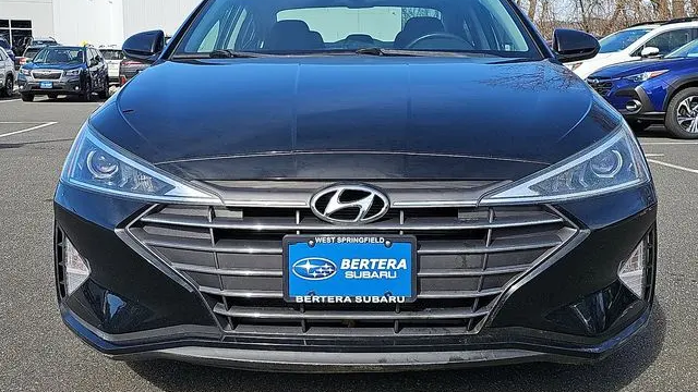 2019 Hyundai ELANTRA SE