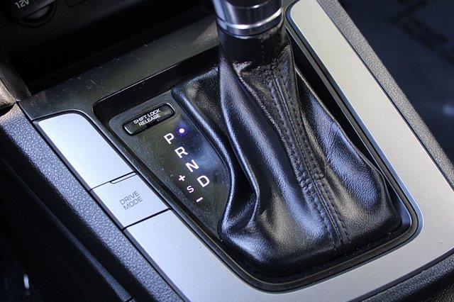 2020 Hyundai Elantra - $14,738