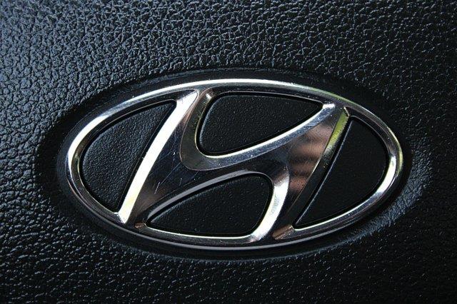 2020 Hyundai Elantra - $14,738