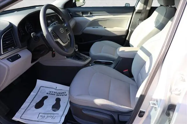 2017 Hyundai Elantra - $11,501