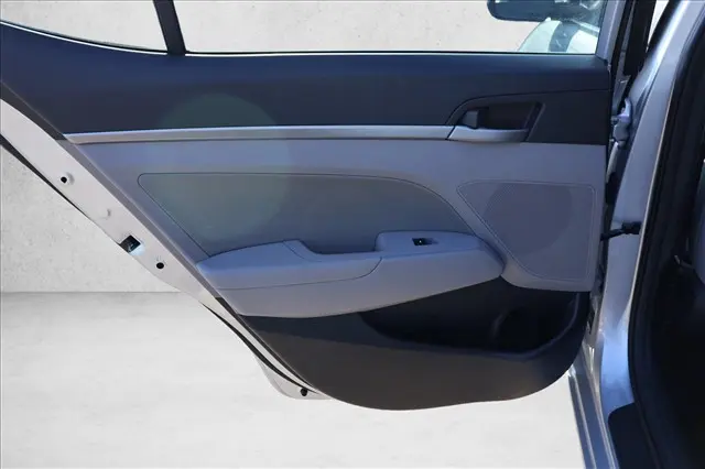 2017 Hyundai Elantra - $11,501