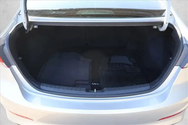 2017 Hyundai Elantra - $11,501