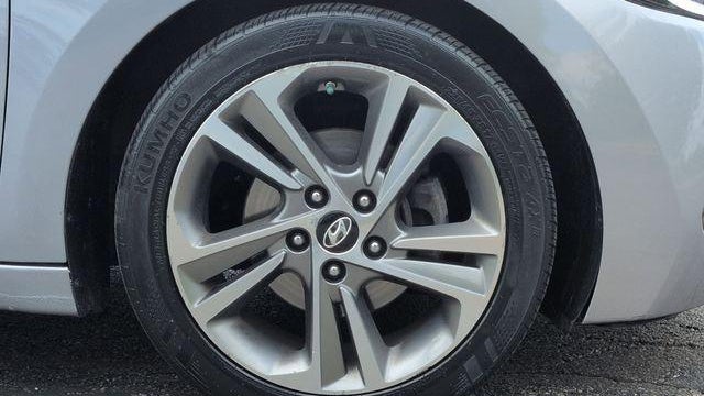 2017 Hyundai ELANTRA Limited