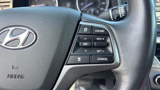 2017 Hyundai ELANTRA Limited