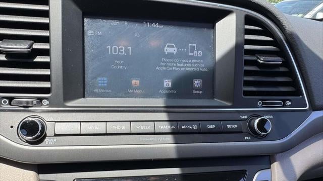 2017 Hyundai ELANTRA SE
