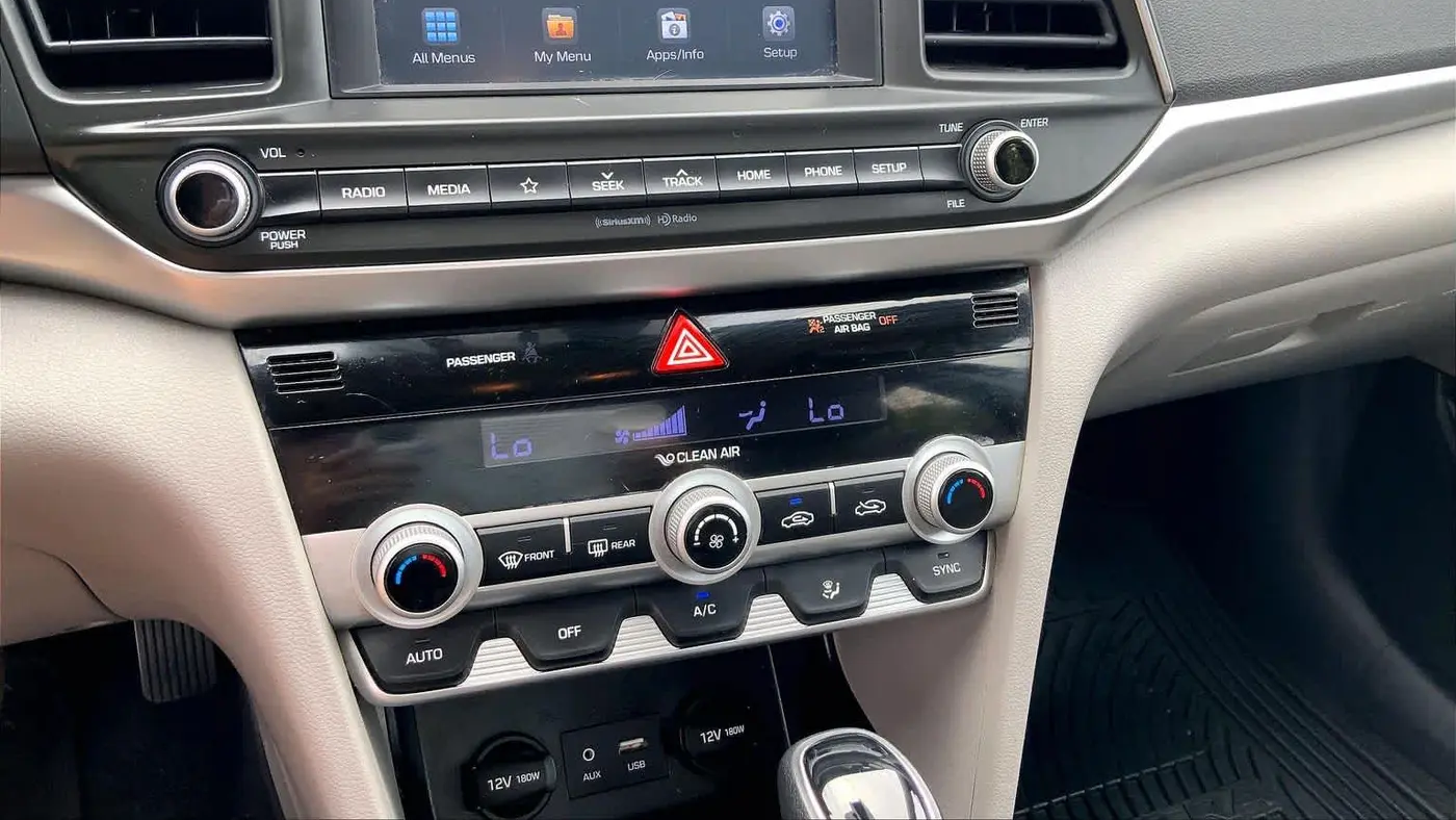 2020 Hyundai ELANTRA SEL