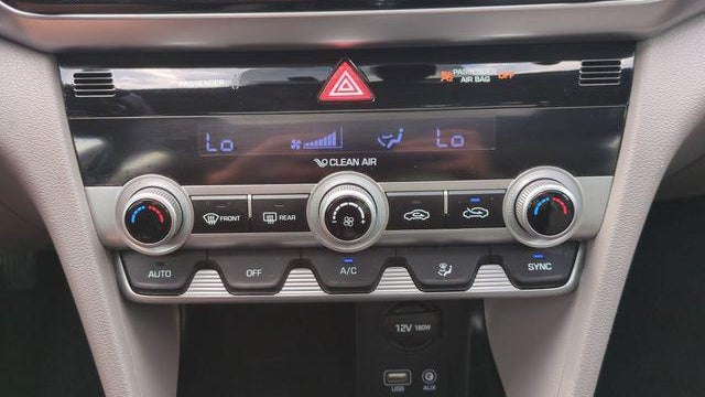 2019 Hyundai ELANTRA Limited