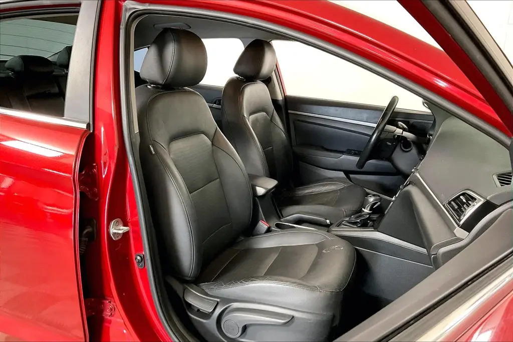 2017 Hyundai Elantra - $9,991
