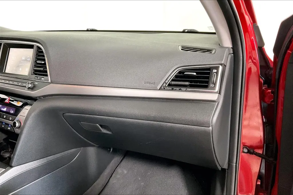 2017 Hyundai Elantra - $9,991