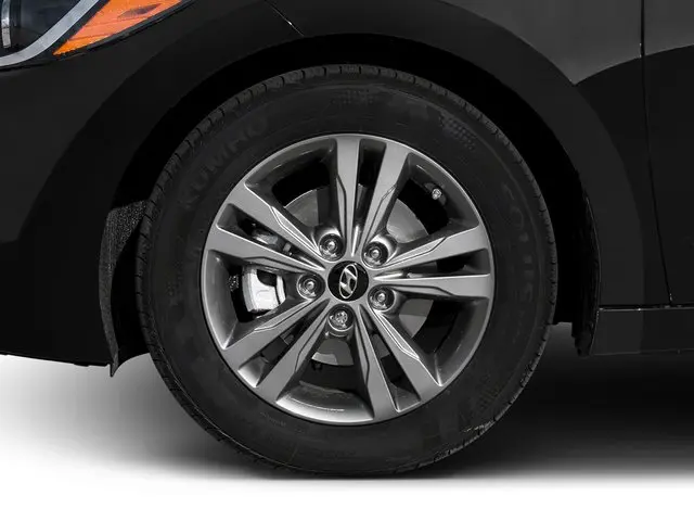2017 Hyundai Elantra - $10,310