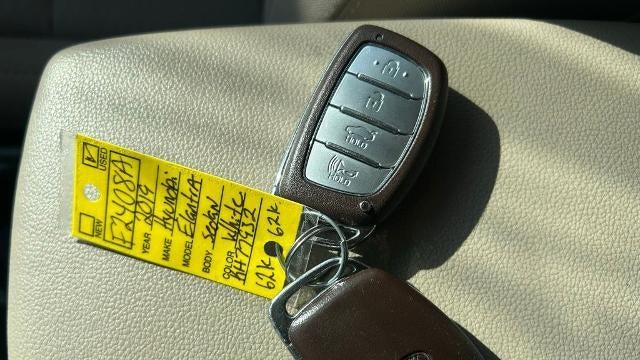 2019 Hyundai ELANTRA SE